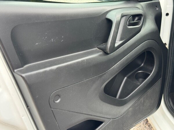 Used Peugeot Partner 2017 for sale - 75400517: Photo 39