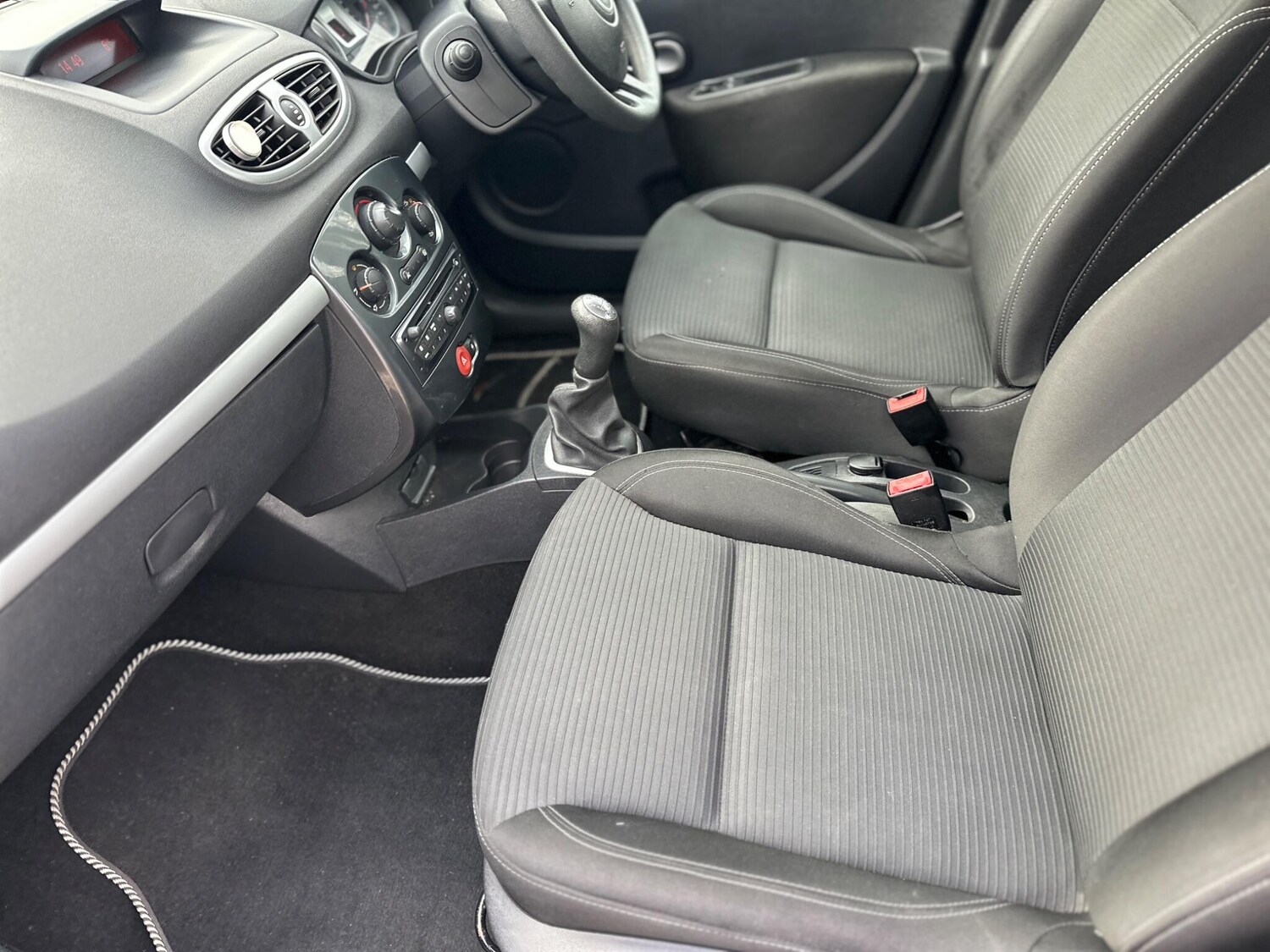 Used Renault Clio 2012 for sale - 77377137: Photo 37