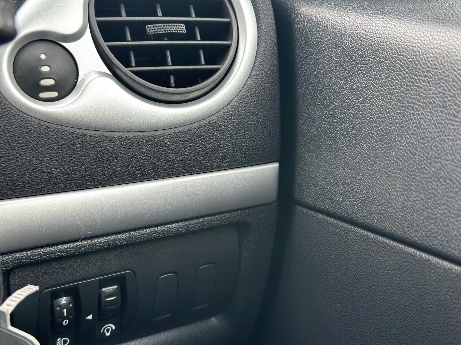 Used Renault Clio 2012 for sale - 77377137: Photo 42