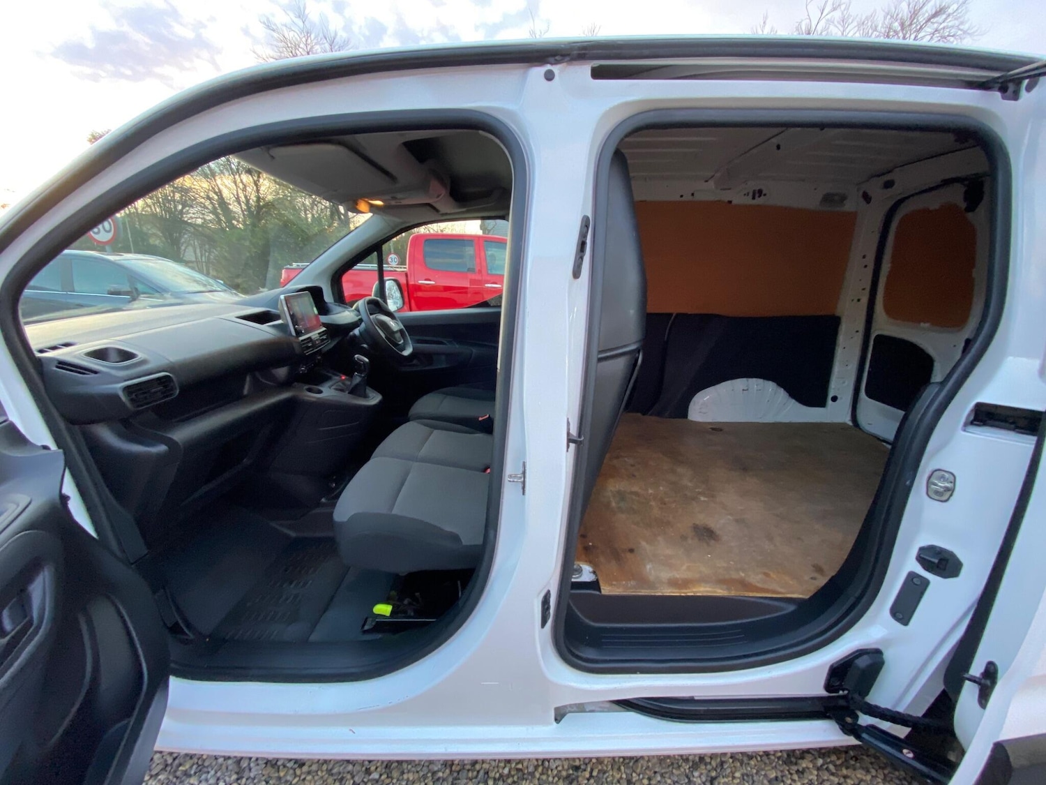 Used Peugeot Partner 2021 for sale - 76715366: Photo 16