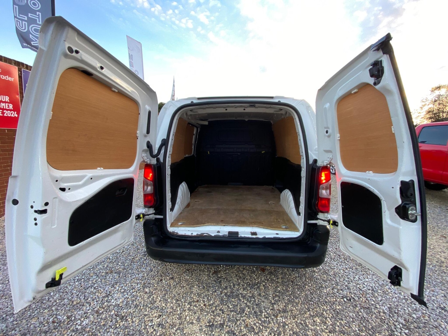 Used Peugeot Partner 2021 for sale - 76715366: Photo 18