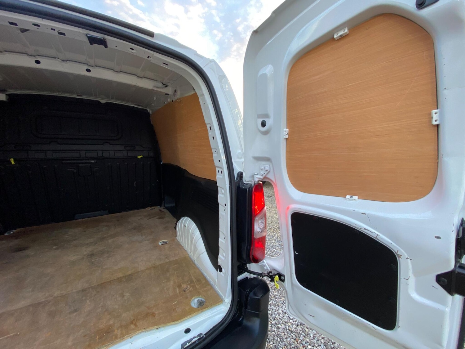 Used Peugeot Partner 2021 for sale - 76715366: Photo 21