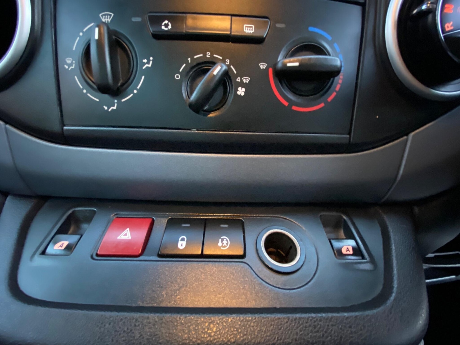 Used Peugeot Partner Tepee 2012 for sale - 77441018: Photo 26