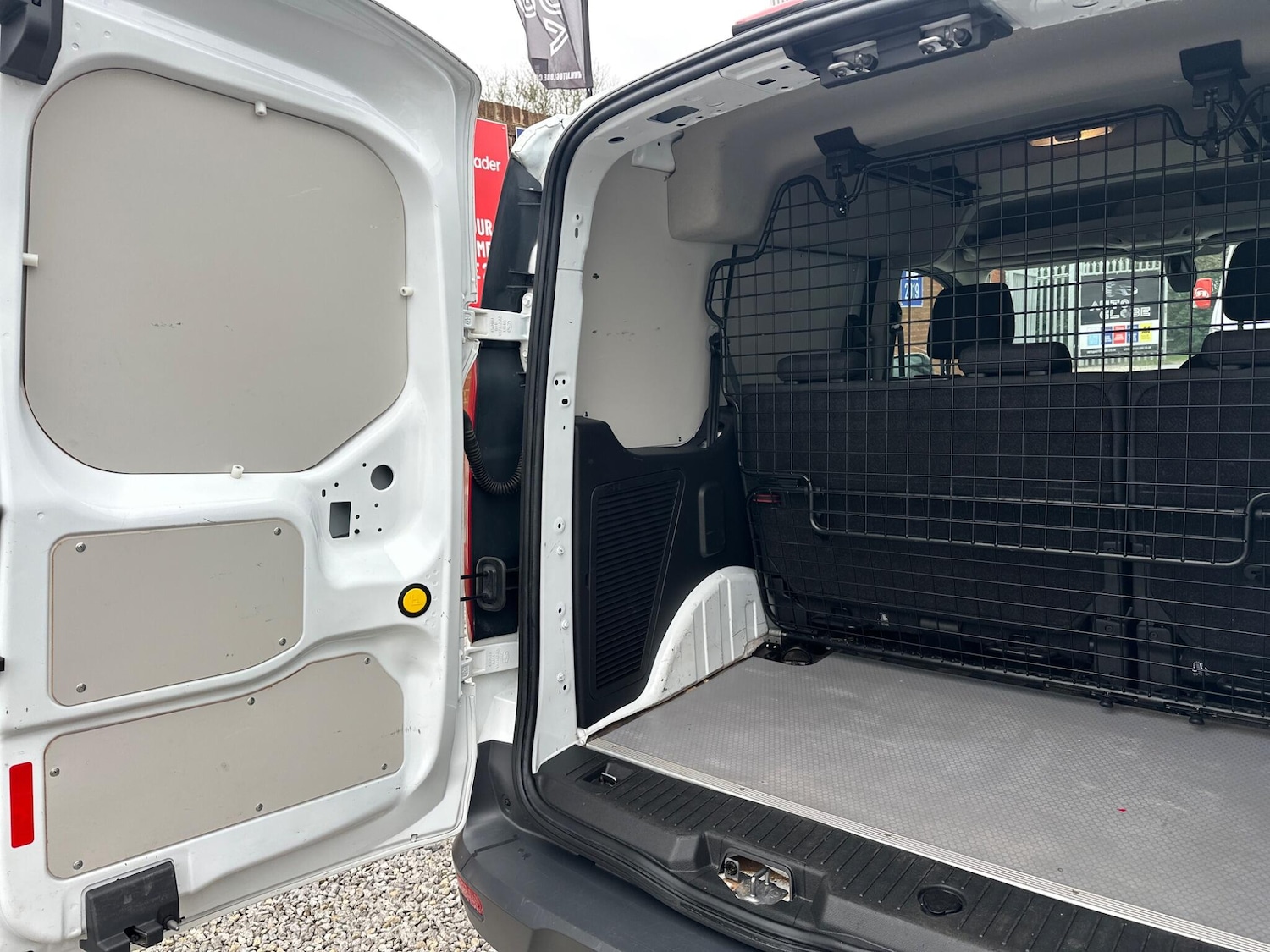 Used Ford Transit Connect 2018 for sale - 77625042: Photo 18