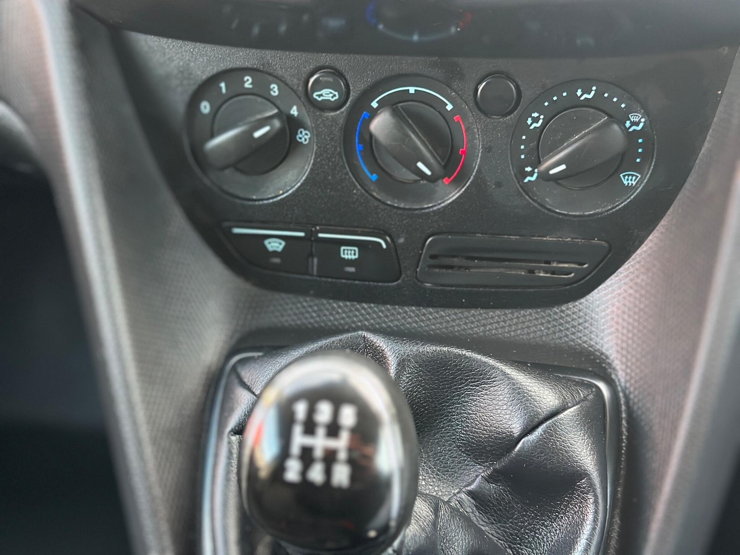 Used Ford Transit Connect 2015 for sale - 77131433: Photo 45