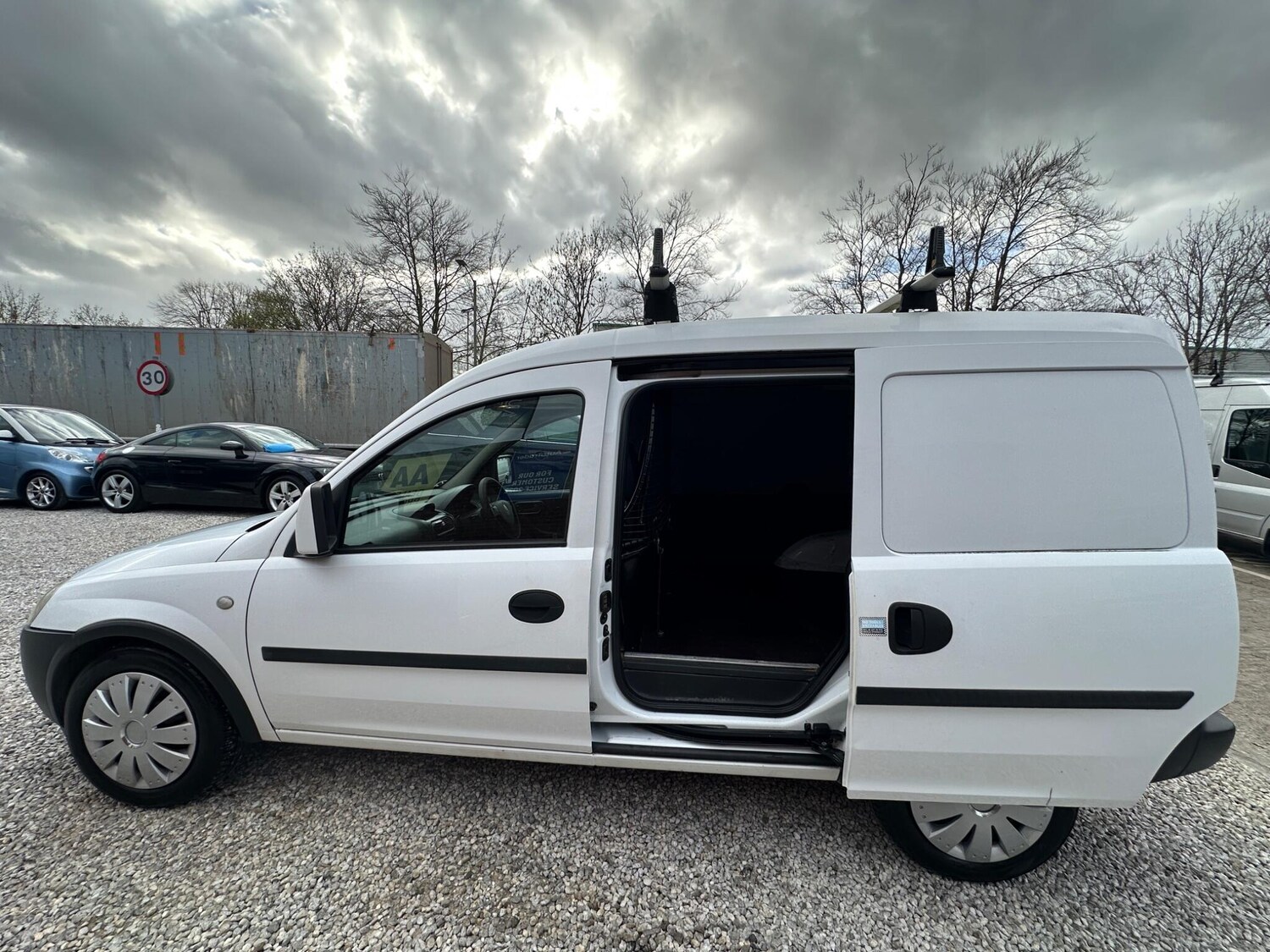Used Vauxhall Combo 2009 for sale - 78101102: Photo 12