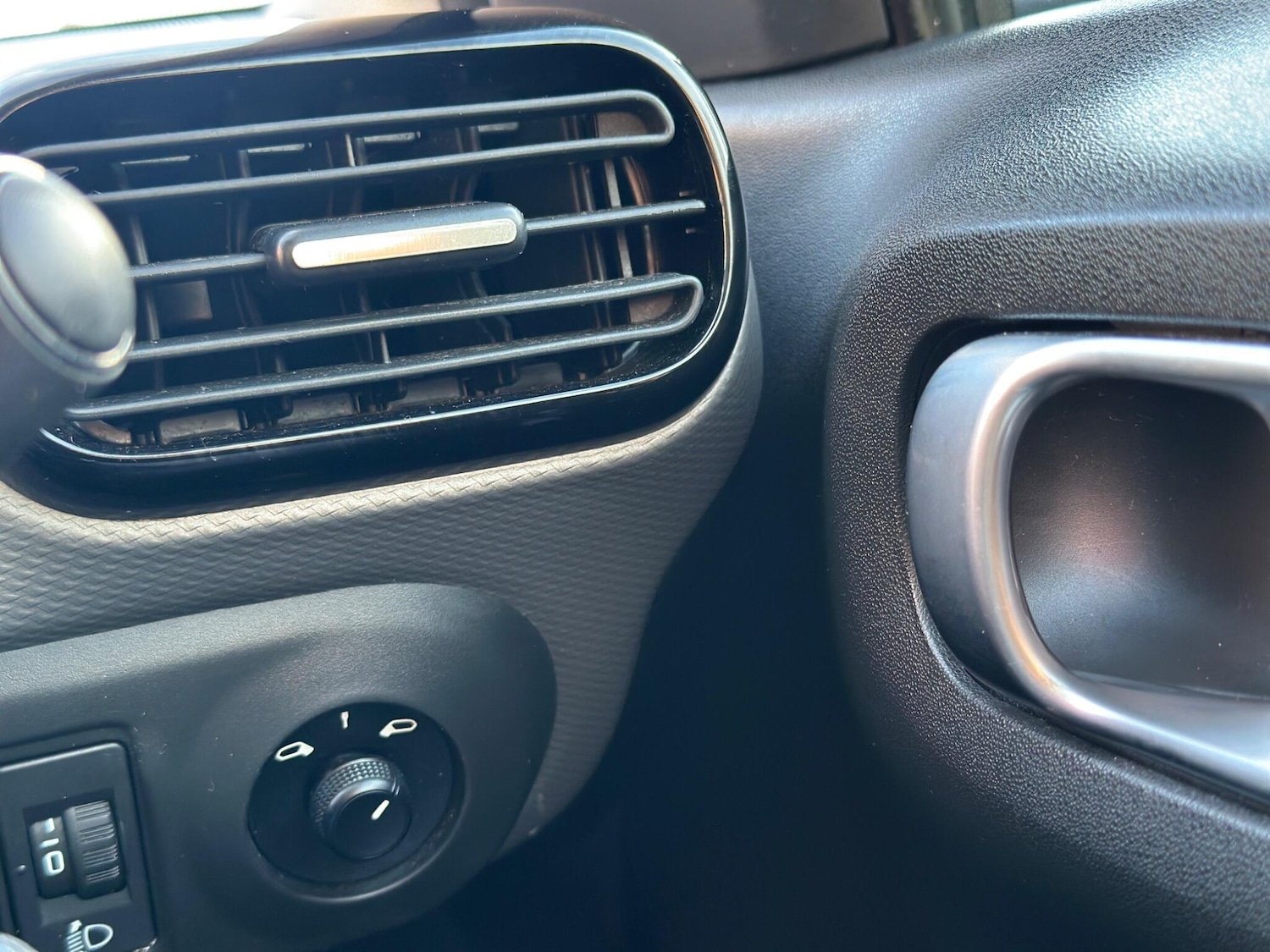 Used Citroen C4 Cactus for sale - 77854223: Photo 52