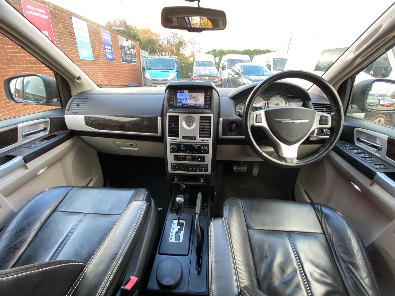 Used Chrysler Grand Voyager 2012 for sale - 76994990: Photo 13