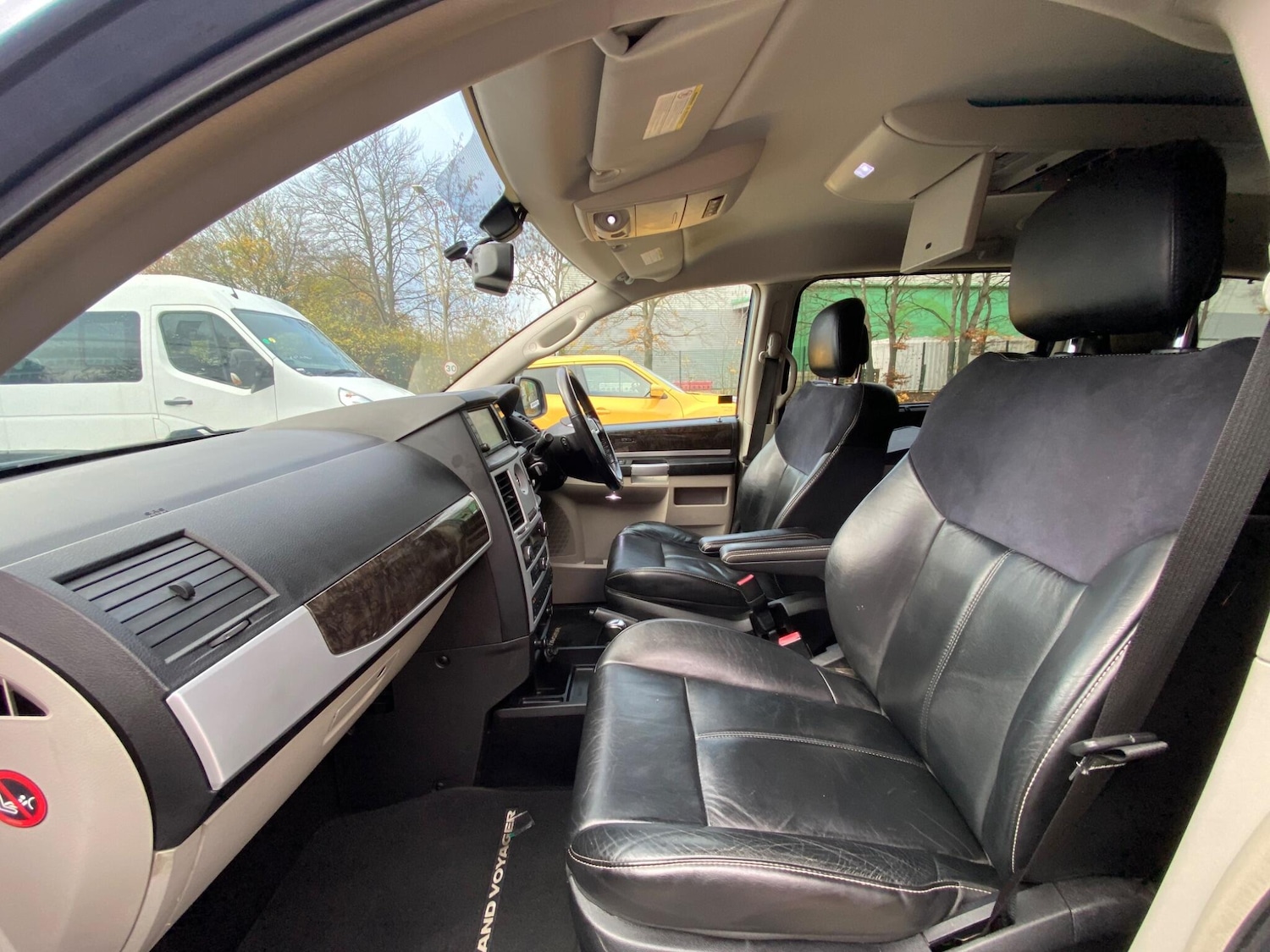 Used Chrysler Grand Voyager 2012 for sale - 76994990: Photo 42