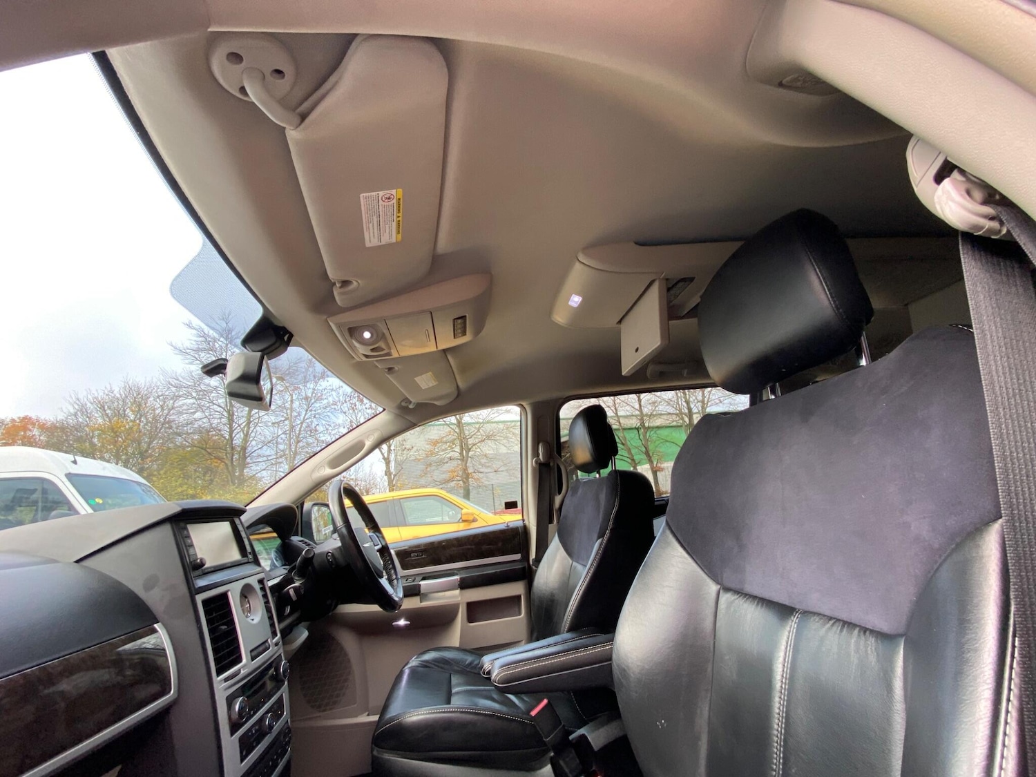 Used Chrysler Grand Voyager 2012 for sale - 76994990: Photo 50