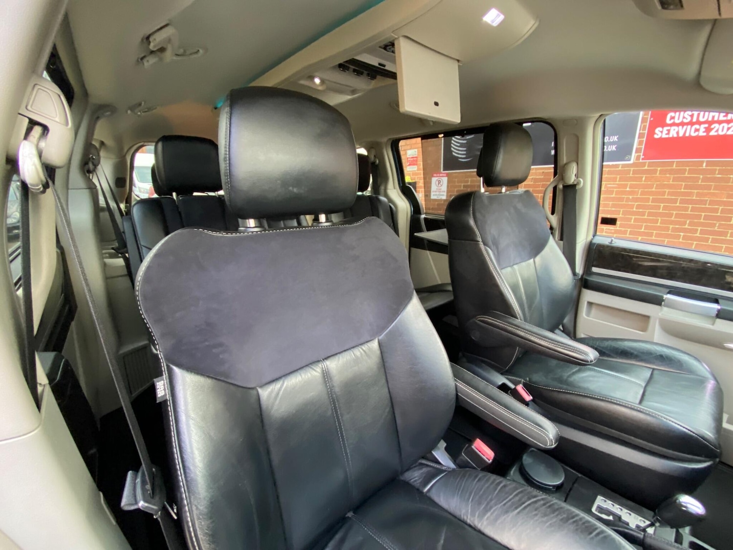 Used Chrysler Grand Voyager 2012 for sale - 76994990: Photo 9