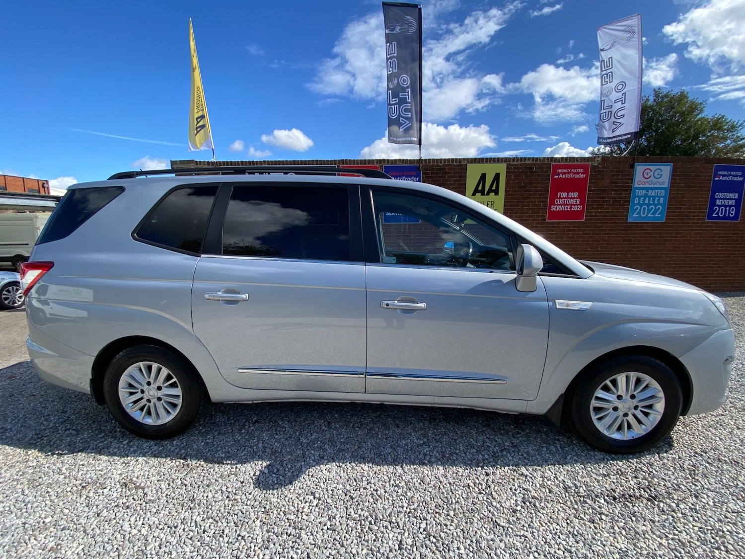 Used Ssangyong Turismo 2016 for sale - 76990267: Photo 6