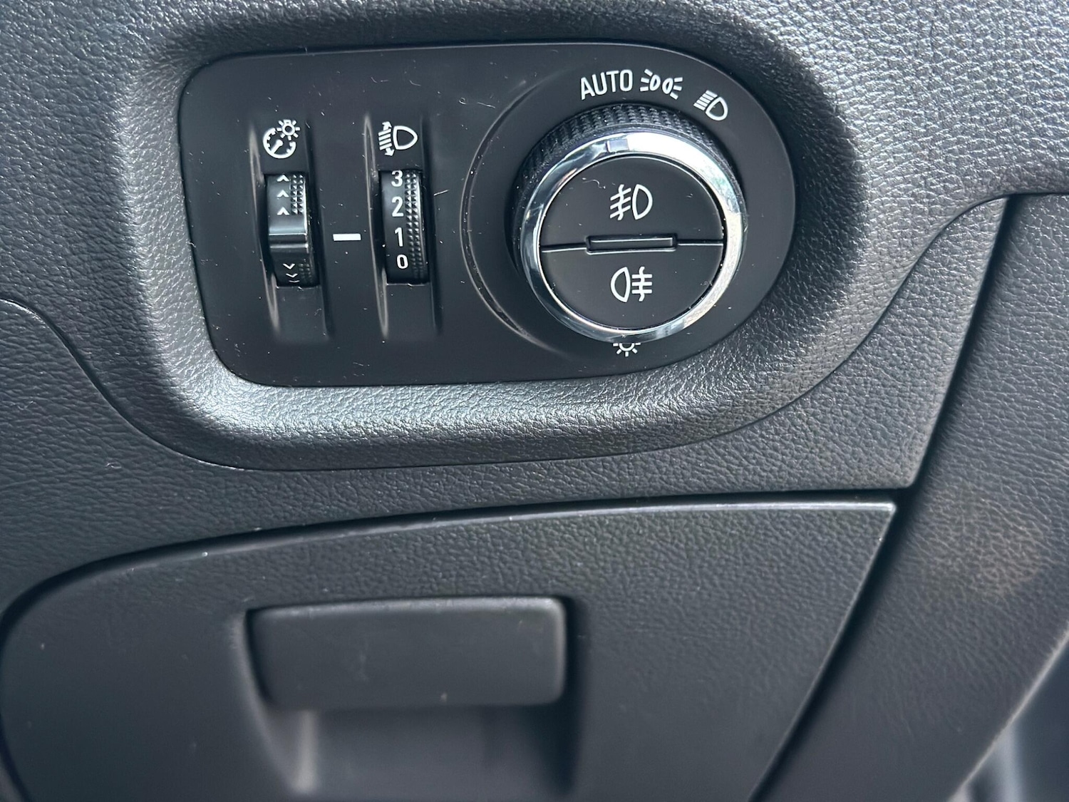 Used Vauxhall Astra 2016 for sale - 77468117: Photo 36