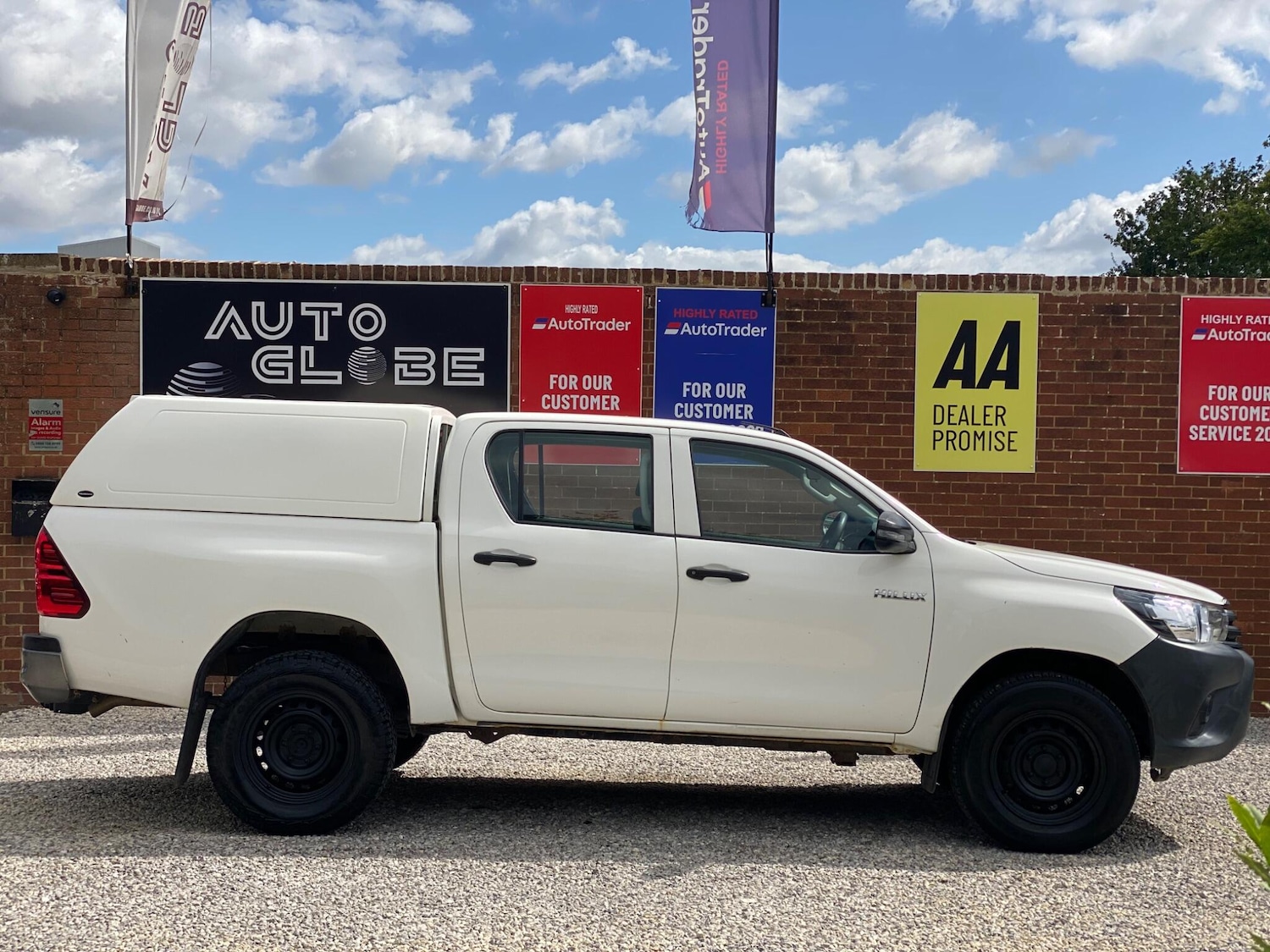 Used Toyota Hilux 2018 for sale - 76989481: Photo 18