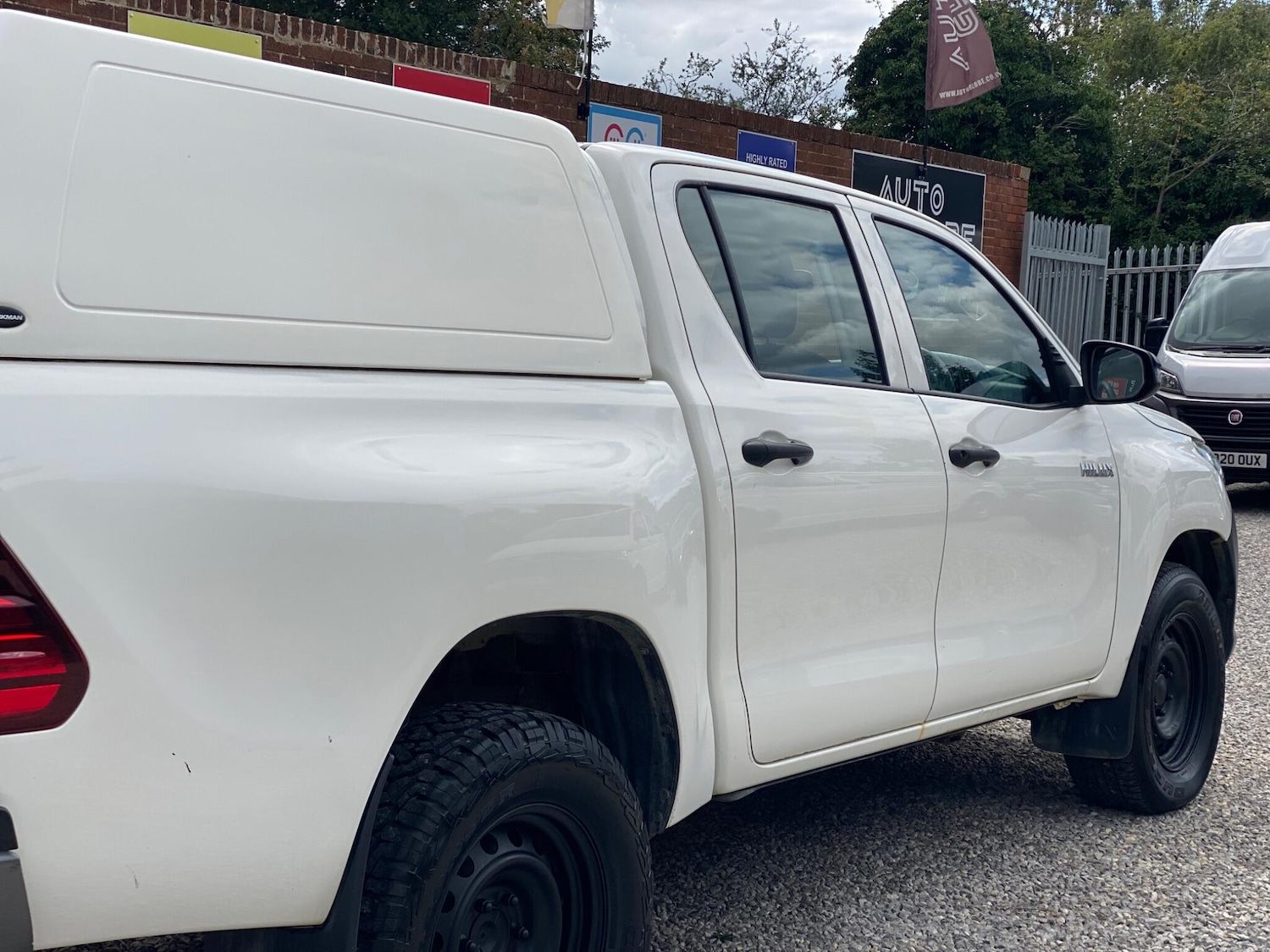 Used Toyota Hilux 2018 for sale - 76989481: Photo 23