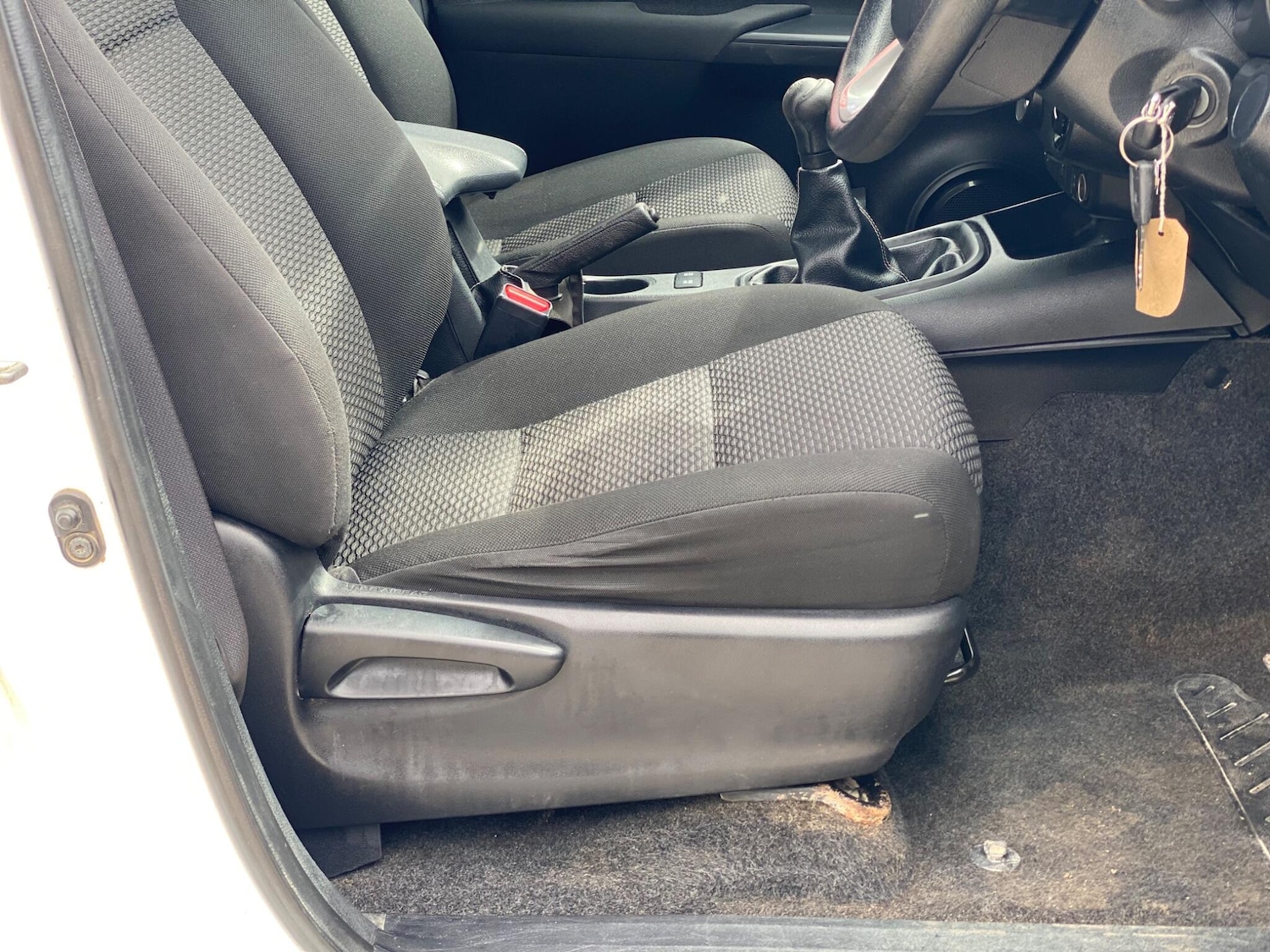 Used Toyota Hilux 2018 for sale - 76989481: Photo 27