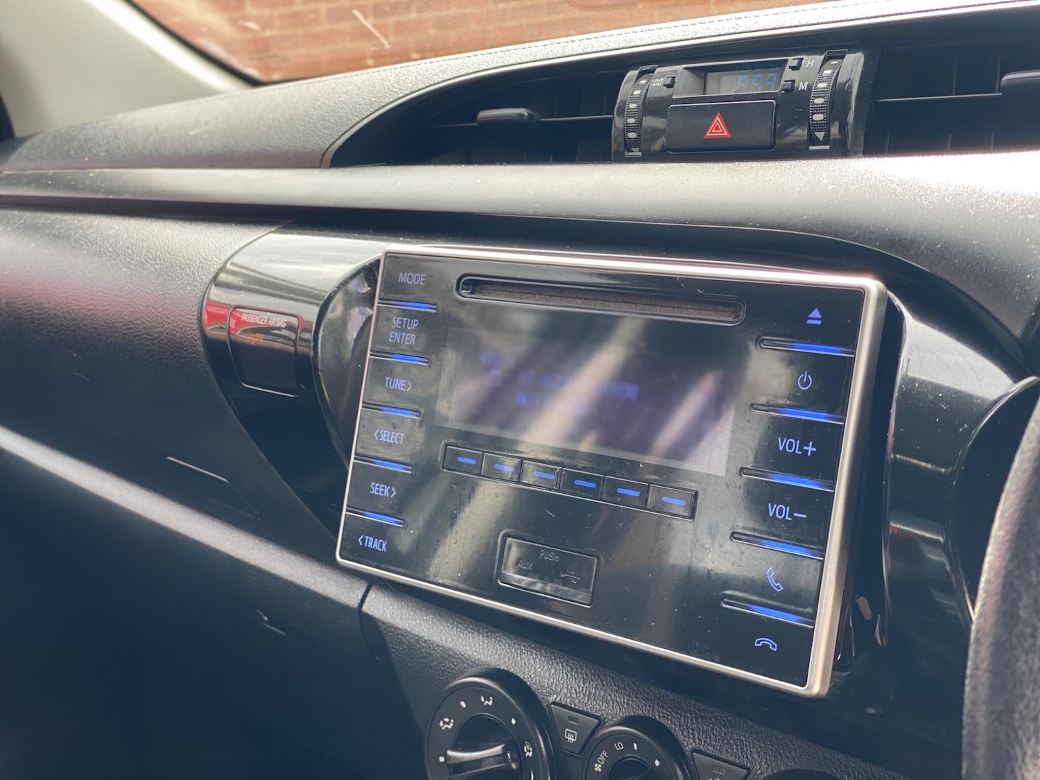 Used Toyota Hilux 2018 for sale - 76989481: Photo 33