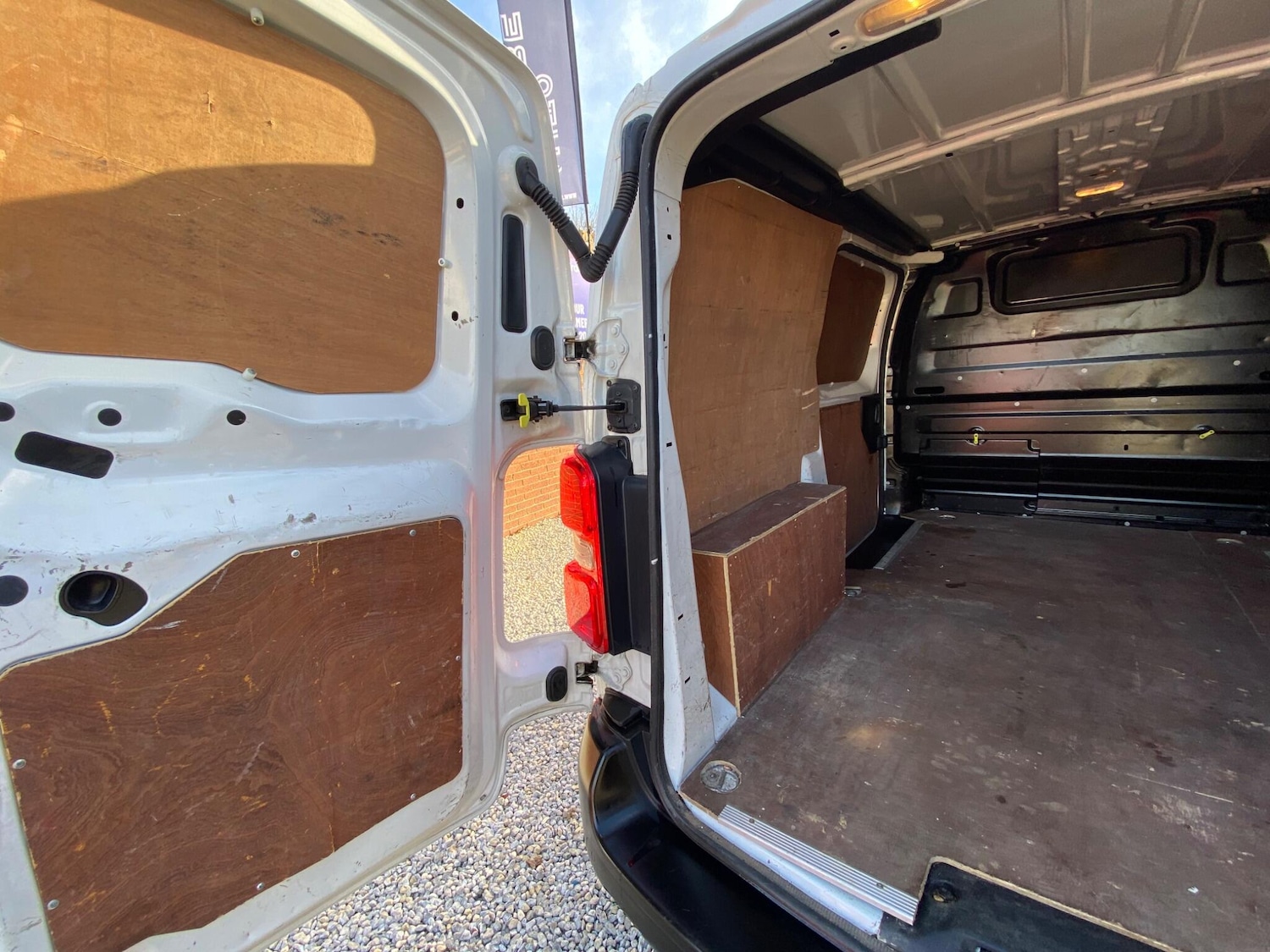 Used Citroen Dispatch 2019 for sale - 76572525: Photo 24