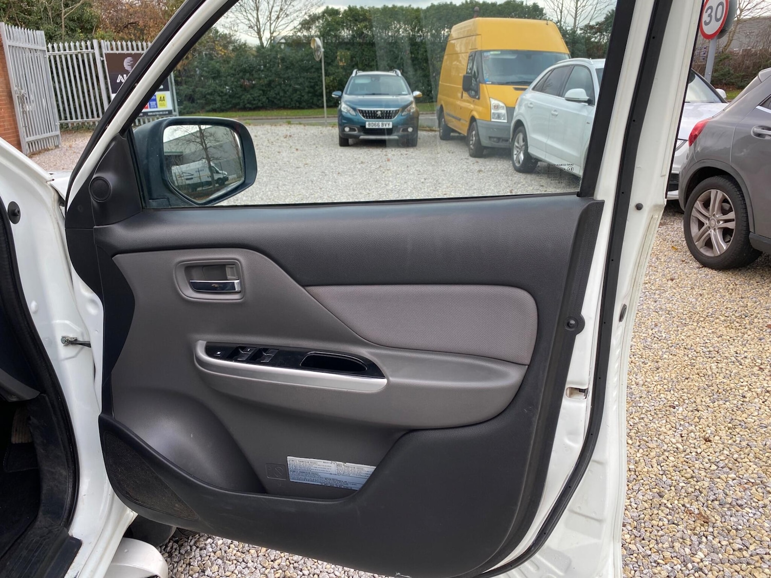 Used Mitsubishi L200 2017 for sale - 76608159: Photo 48