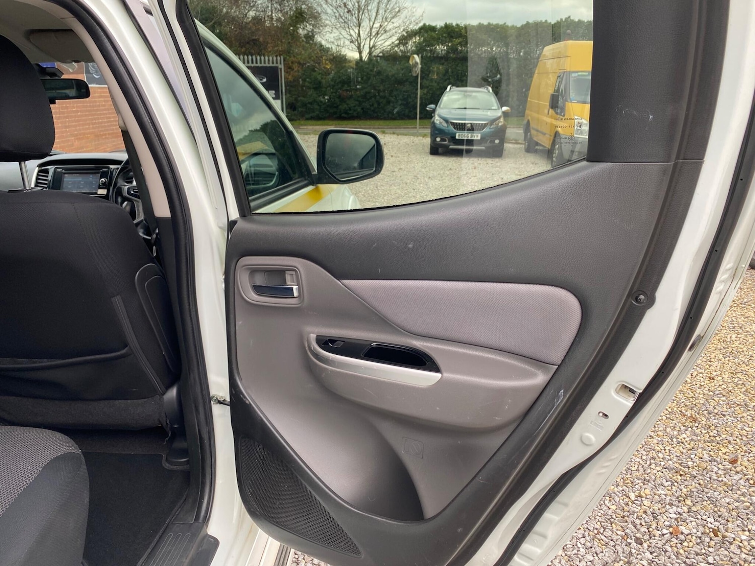 Used Mitsubishi L200 2017 for sale - 76608159: Photo 49