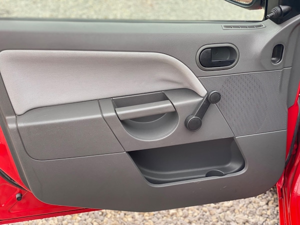 Used Ford Fiesta 2002 for sale - 76190087: Photo 45