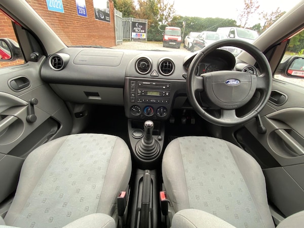Used Ford Fiesta 2002 for sale - 76190087: Photo 9