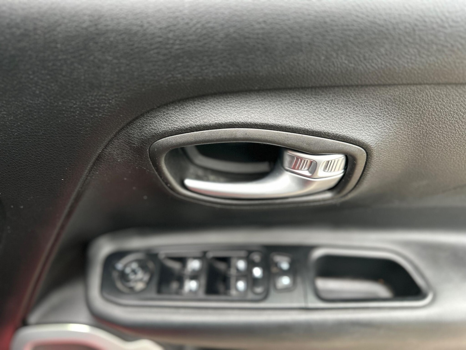 Used Jeep Renegade 2016 for sale - 77345663: Photo 33