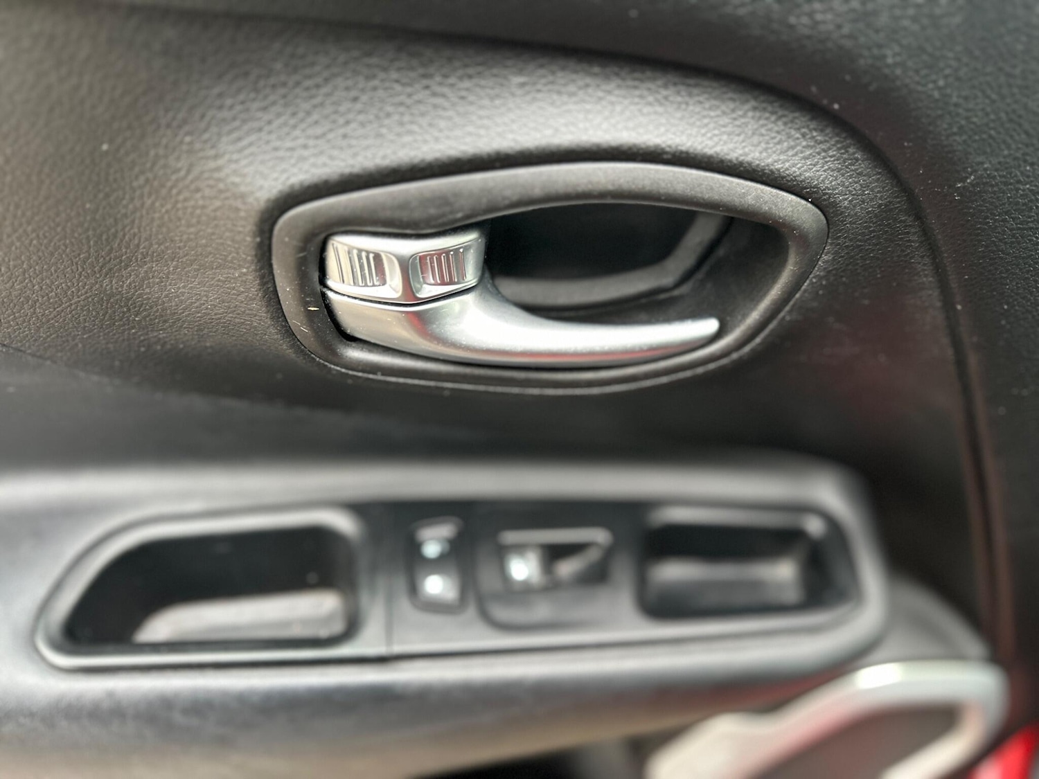 Used Jeep Renegade 2016 for sale - 77345663: Photo 42