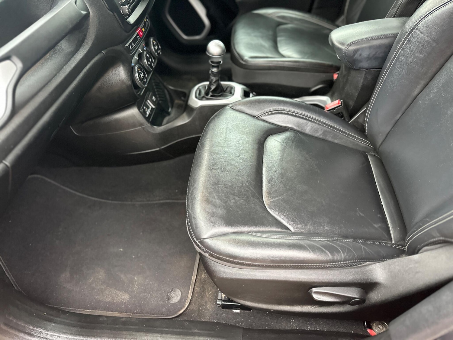 Used Jeep Renegade 2016 for sale - 77345663: Photo 45