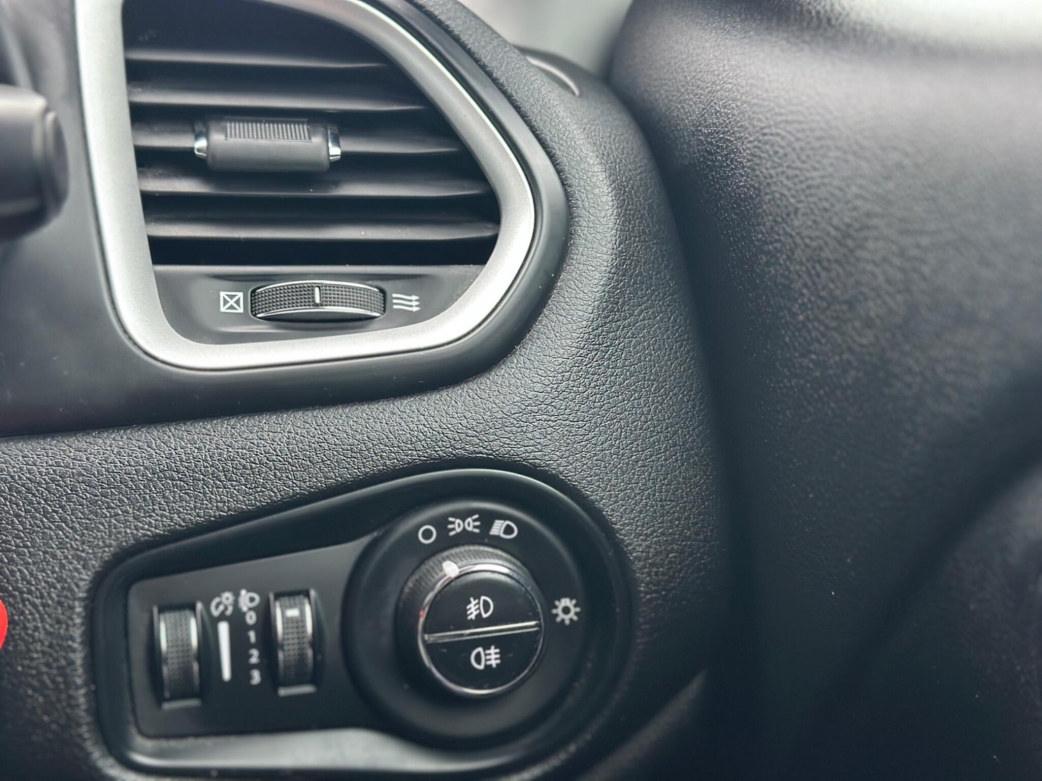 Used Jeep Renegade 2016 for sale - 77345663: Photo 62