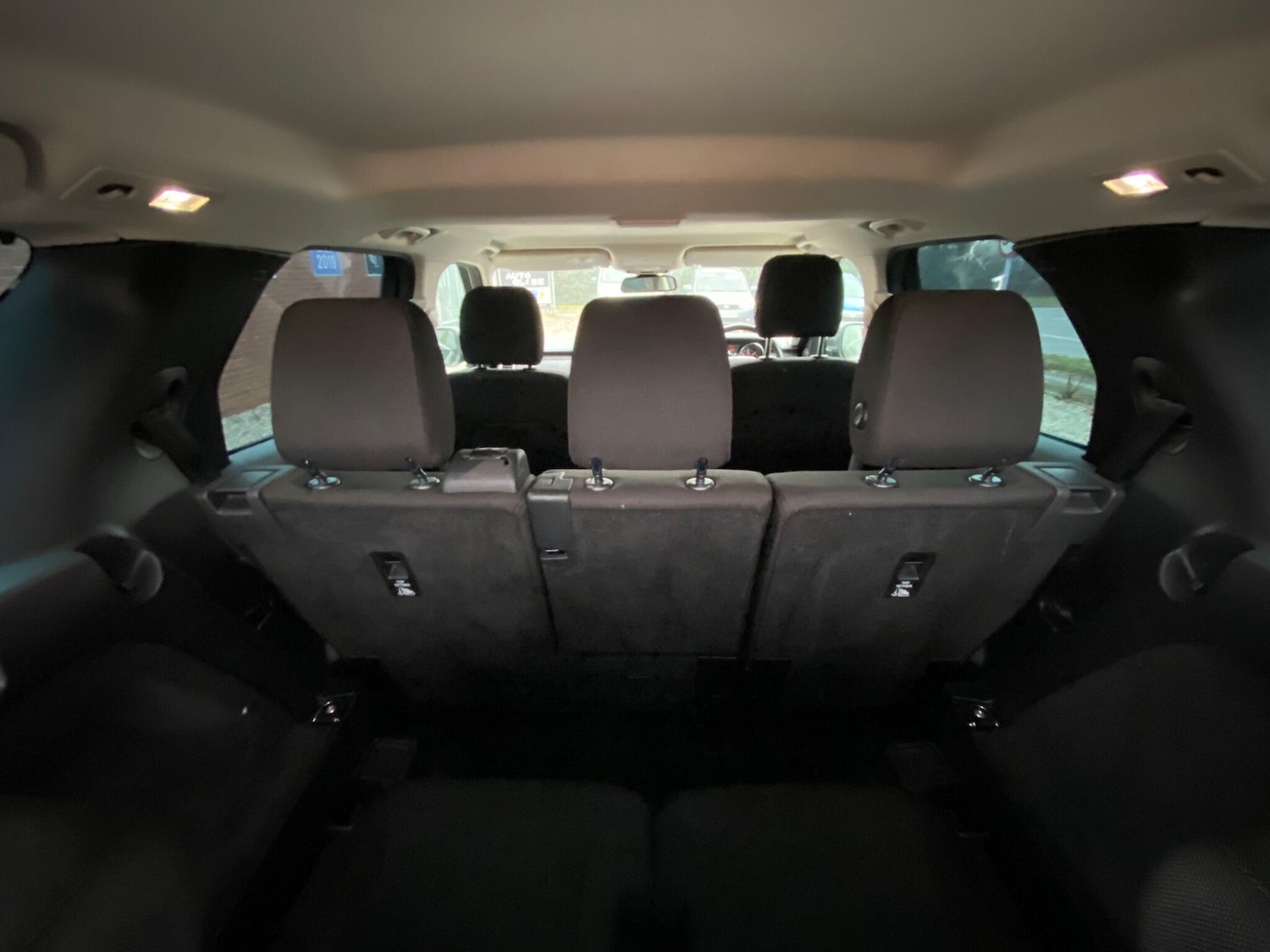 Used Land Rover Discovery 2019 for sale - 76995632: Photo 31