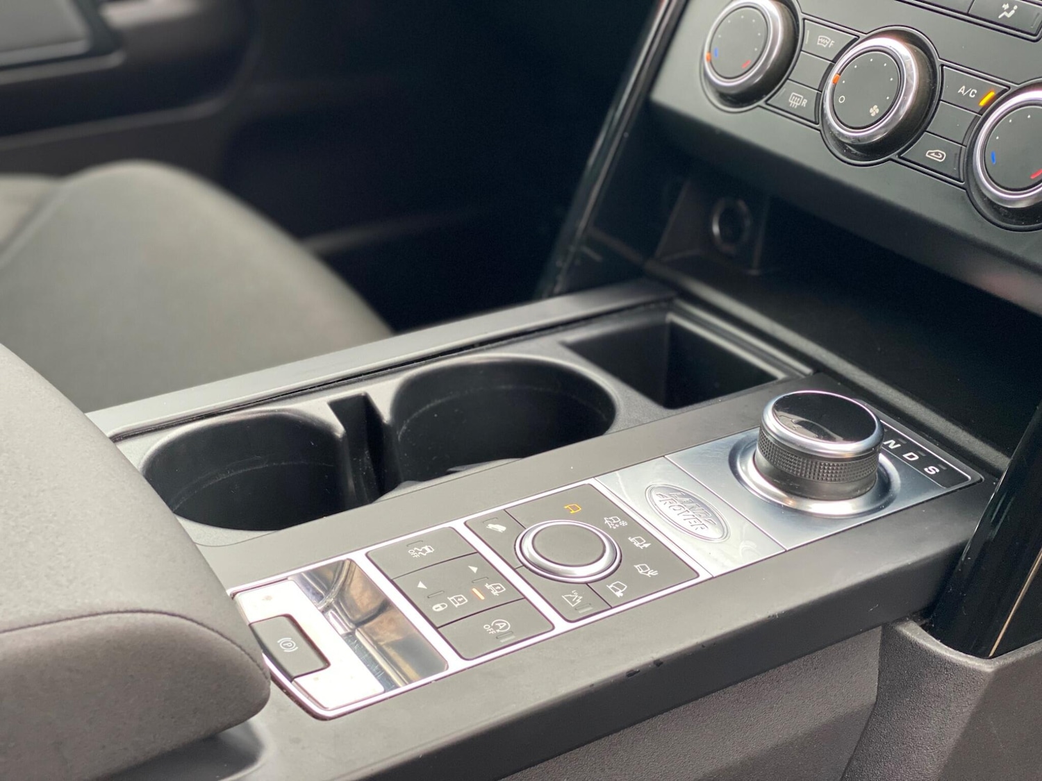 Used Land Rover Discovery 2019 for sale - 76995632: Photo 41