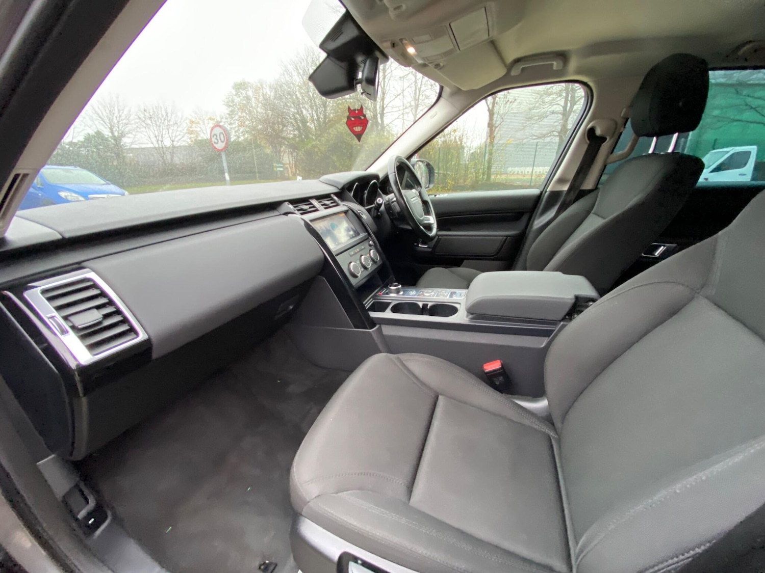 Used Land Rover Discovery 2019 for sale - 76995632: Photo 62