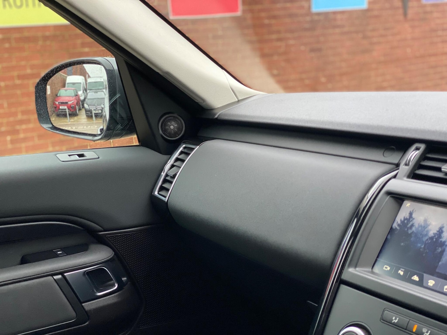 Used Land Rover Discovery 2019 for sale - 76995632: Photo 78