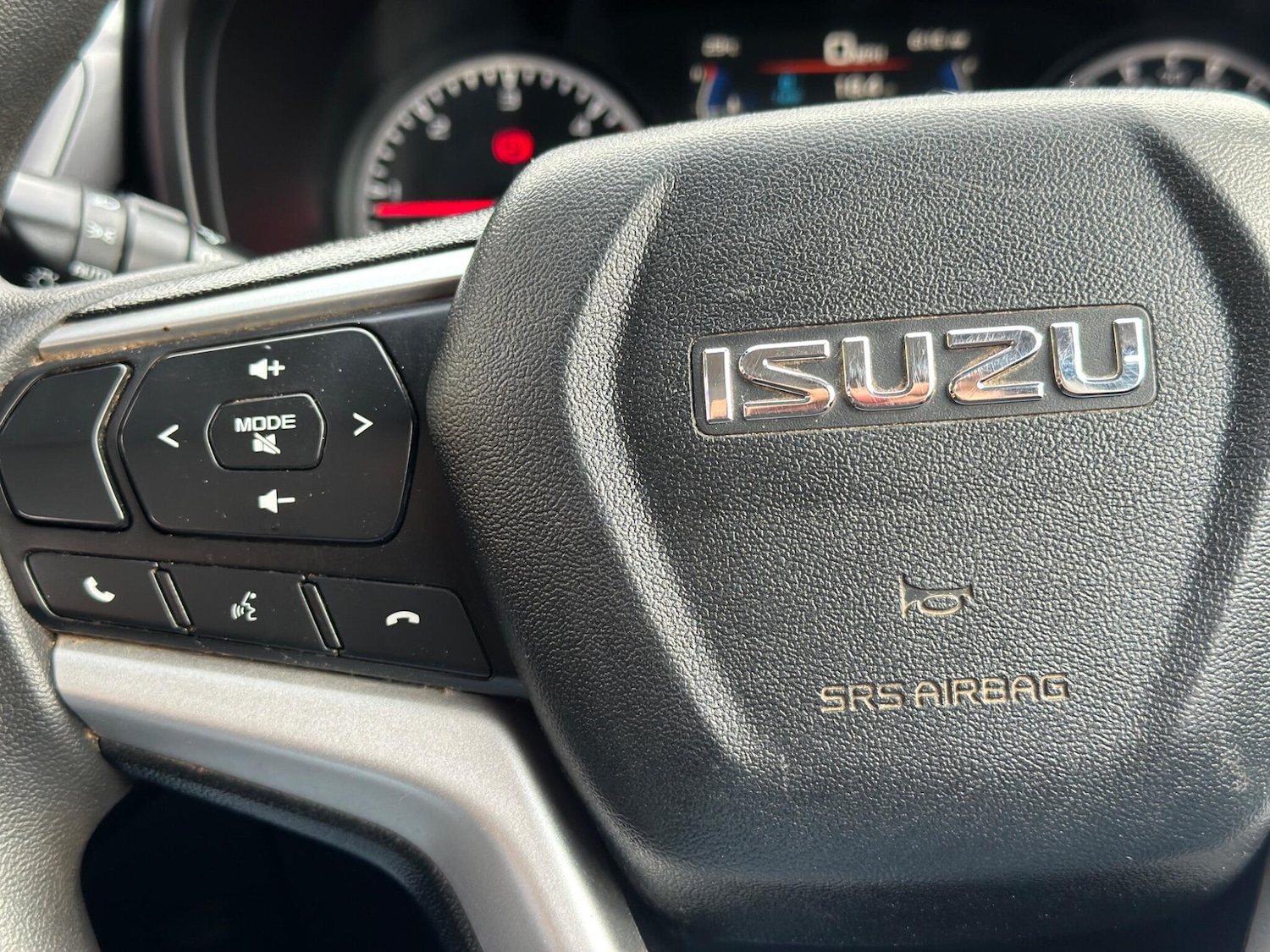 Used Isuzu D-Max 2021 for sale - 76987991: Photo 47