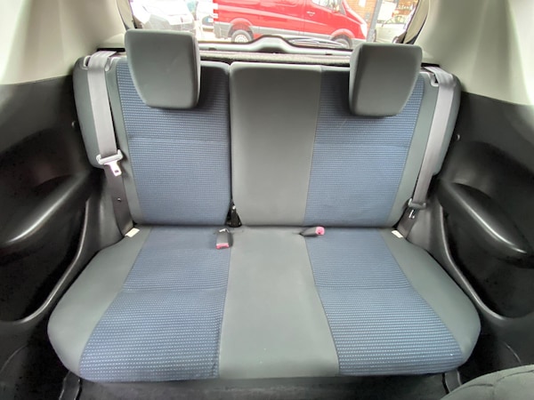 Used Suzuki Swift 2010 for sale - 76239411: Photo 13