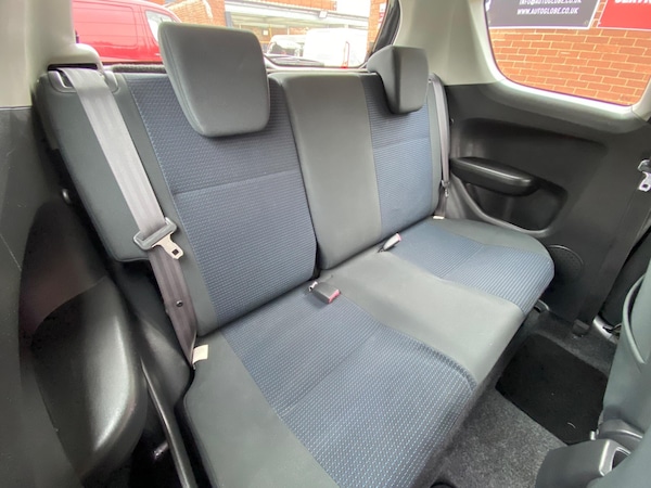 Used Suzuki Swift 2010 for sale - 76239411: Photo 19