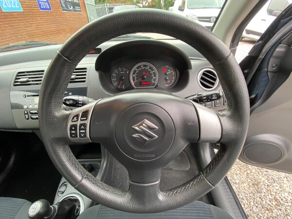 Used Suzuki Swift 2010 for sale - 76239411: Photo 24