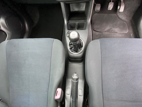 Used Suzuki Swift 2010 for sale - 76239411: Photo 27