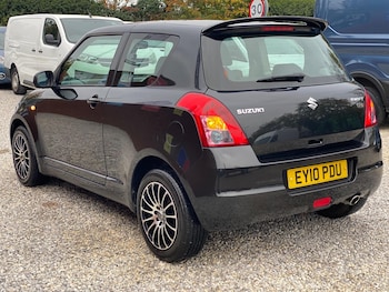 Used Suzuki Swift 2010 for sale - 76239411: Photo 4