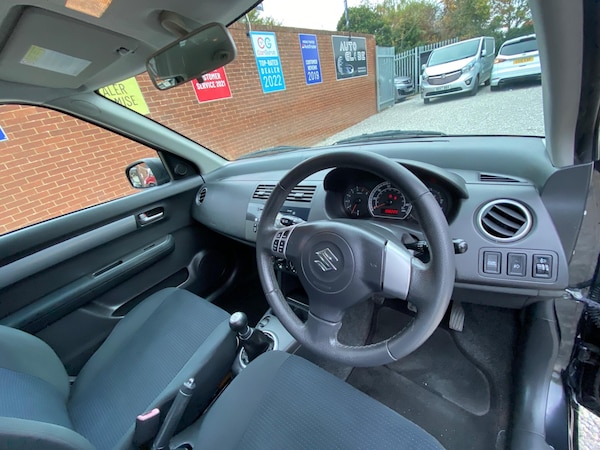 Used Suzuki Swift 2010 for sale - 76239411: Photo 8