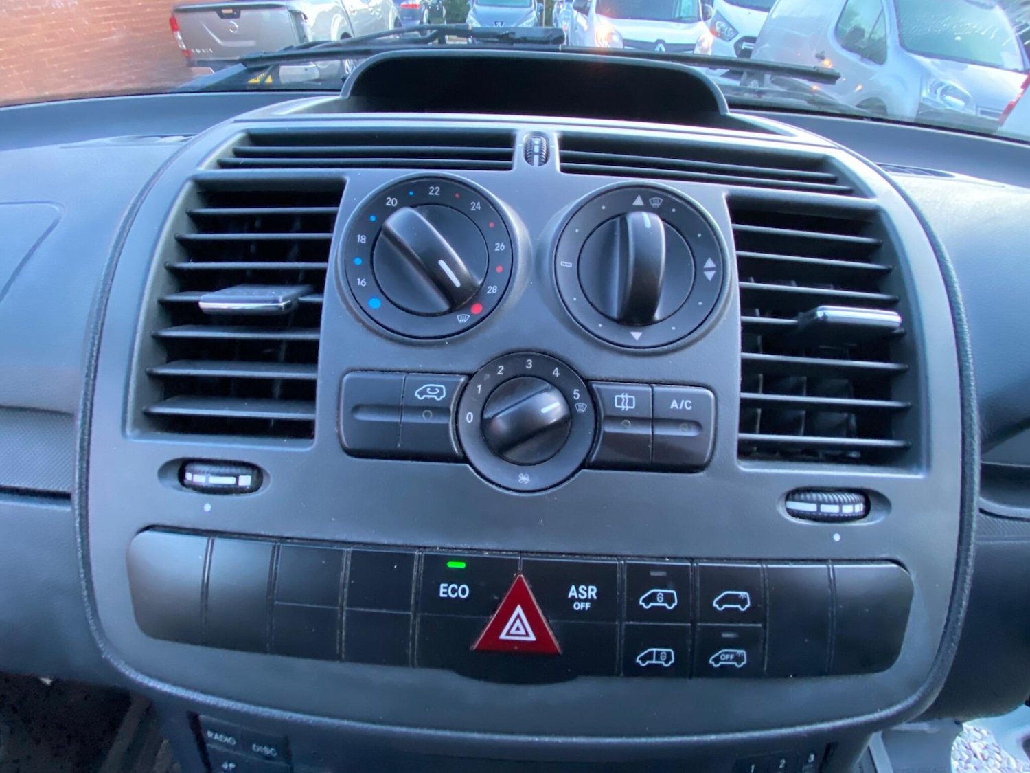 Used Mercedes-Benz Vito 2015 for sale - 77440137: Photo 39