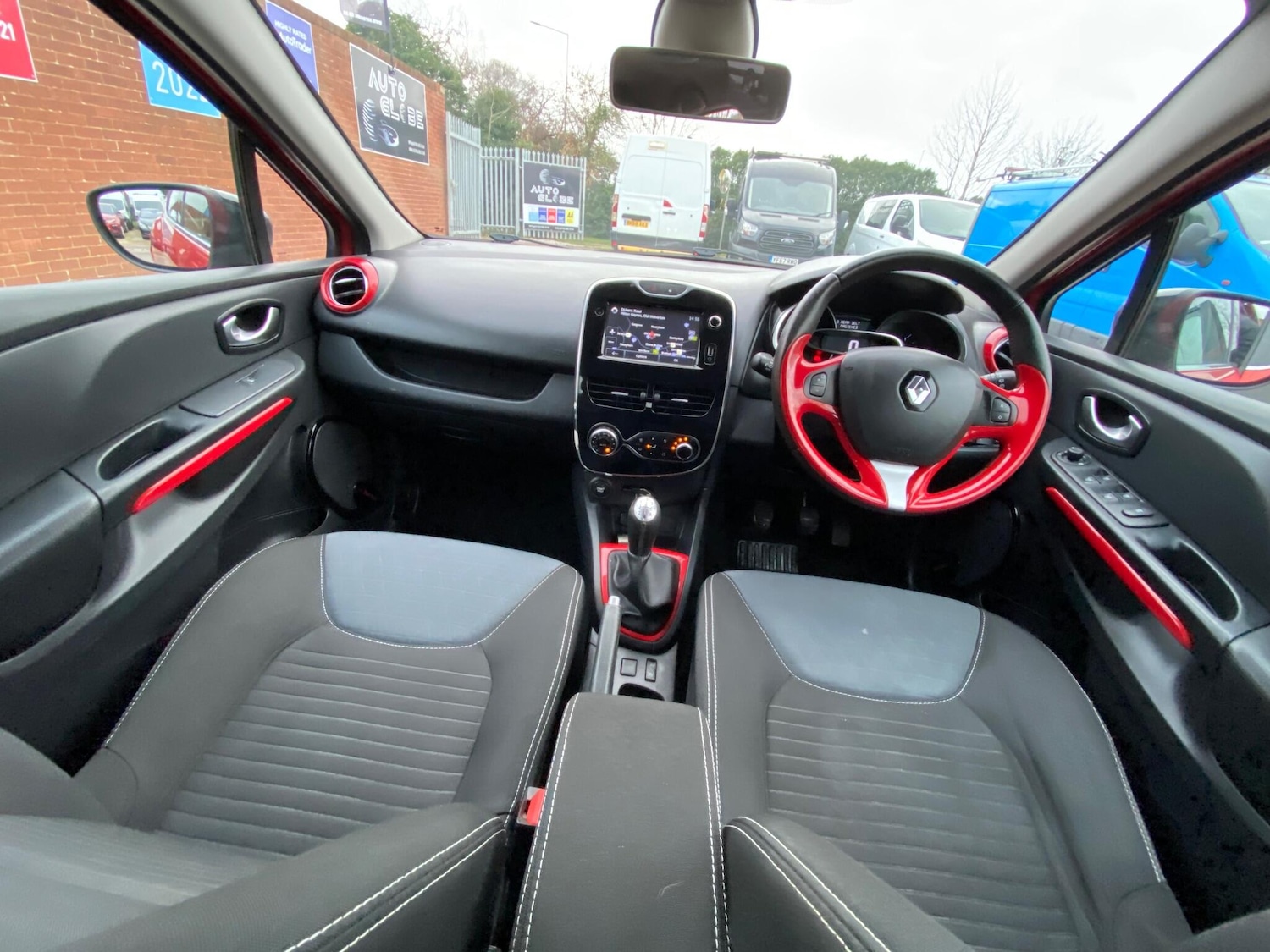 Used Renault Clio 2015 for sale - 76865756: Photo 13