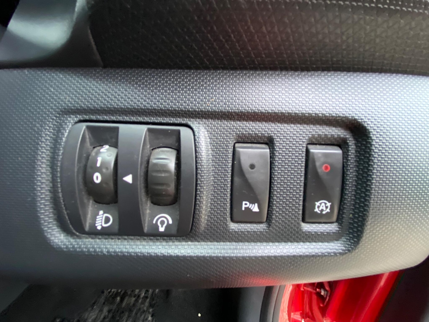 Used Renault Clio 2015 for sale - 76865756: Photo 18