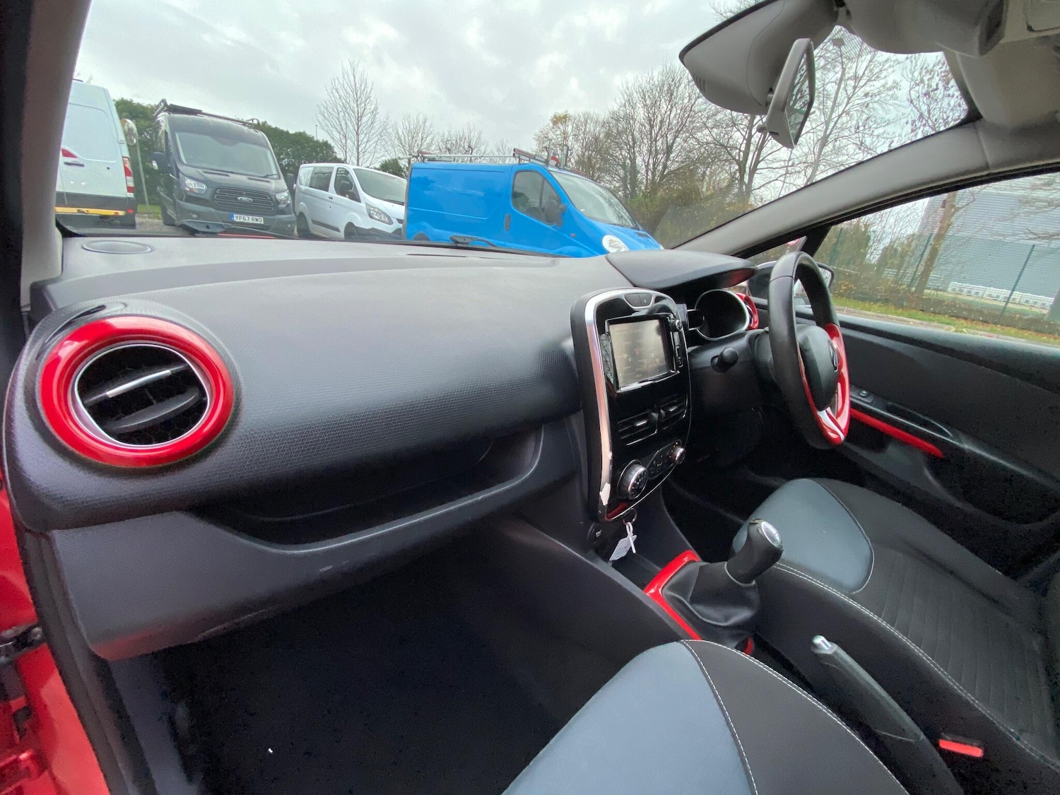 Used Renault Clio 2015 for sale - 76865756: Photo 21