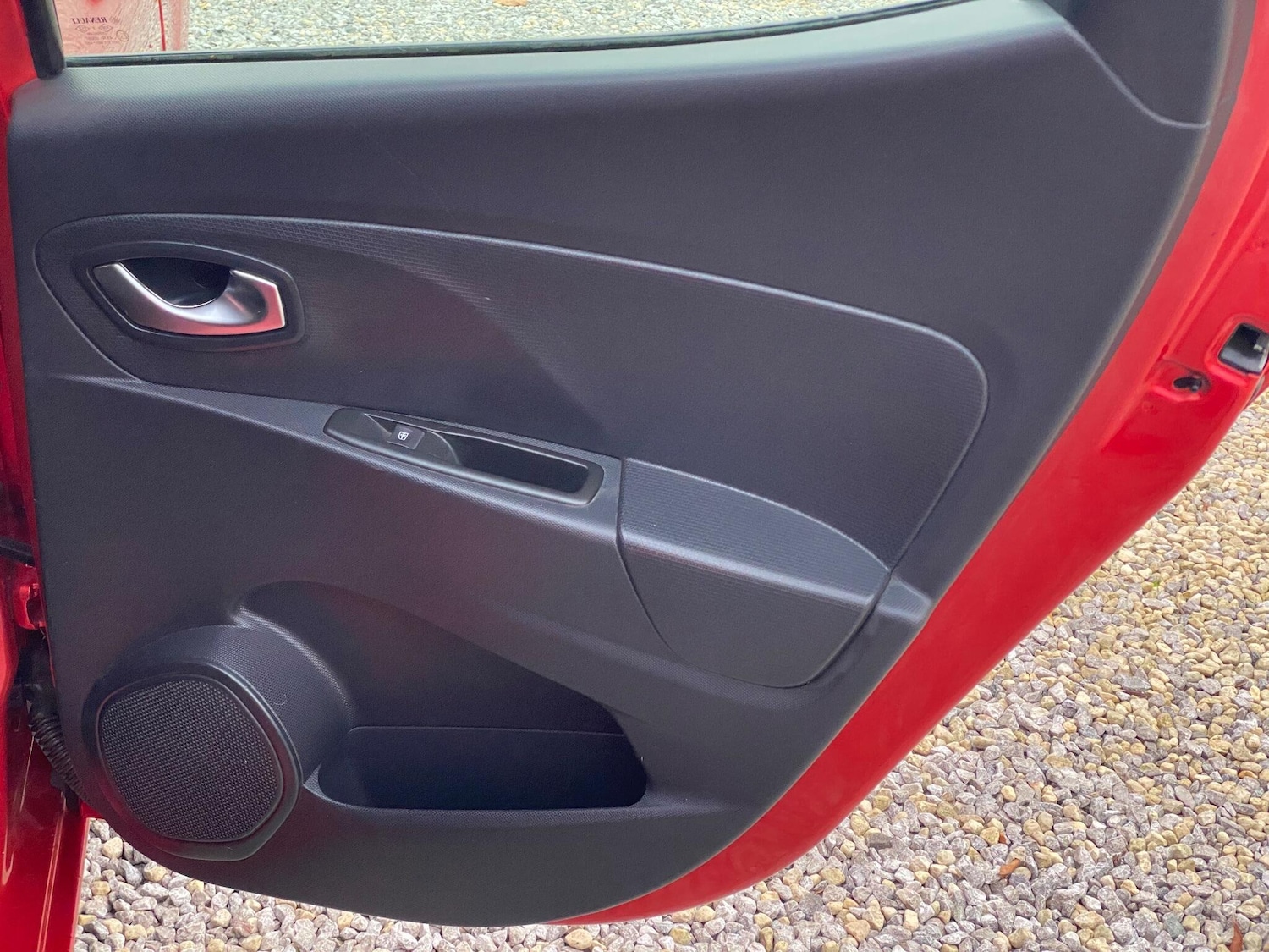 Used Renault Clio 2015 for sale - 76865756: Photo 24