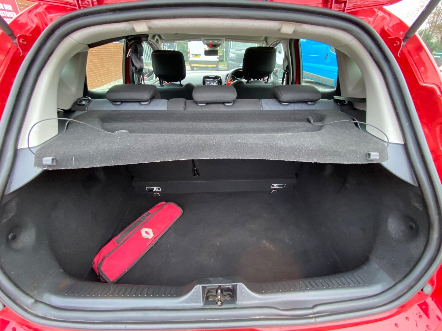 Used Renault Clio 2015 for sale - 76865756: Photo 31