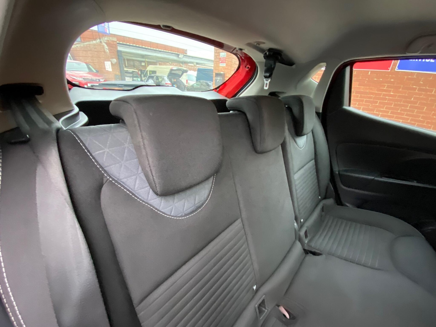 Used Renault Clio 2015 for sale - 76865756: Photo 40