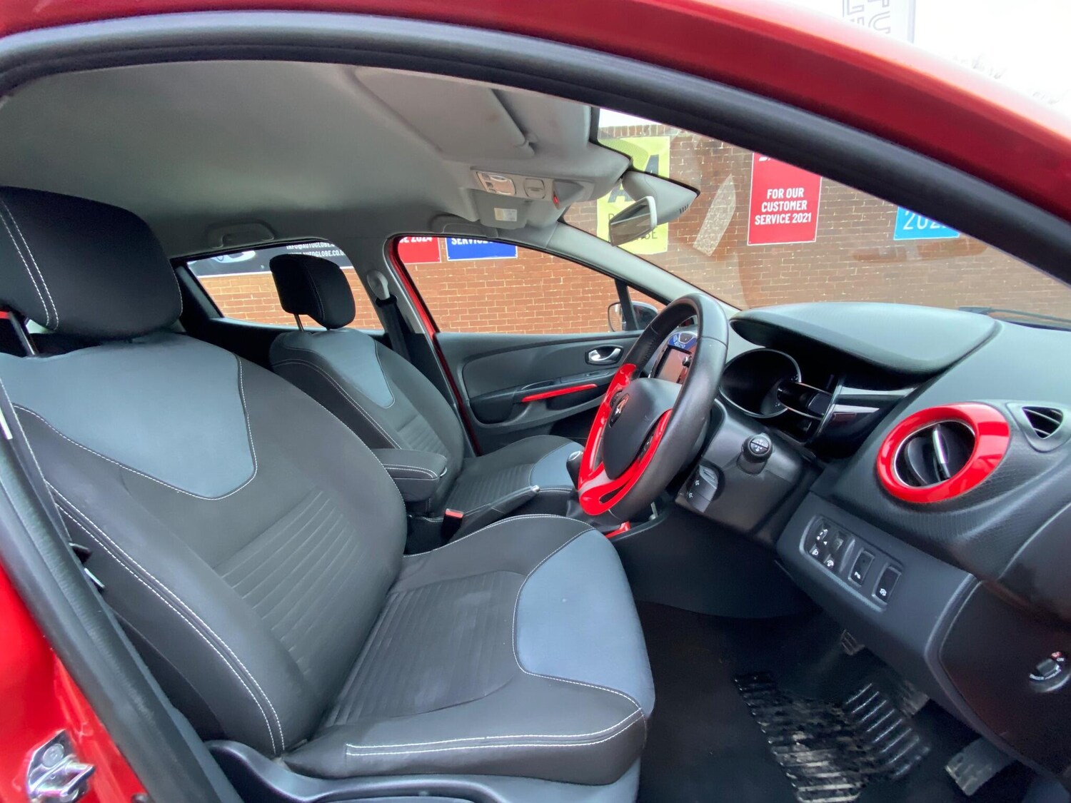 Used Renault Clio 2015 for sale - 76865756: Photo 49