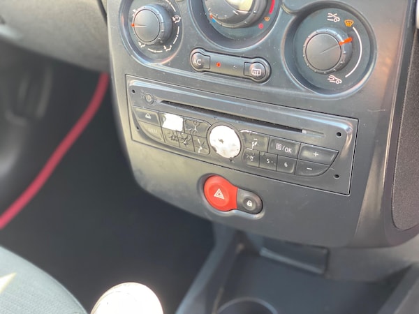 Used Renault Clio 2009 for sale - 75531080: Photo 37